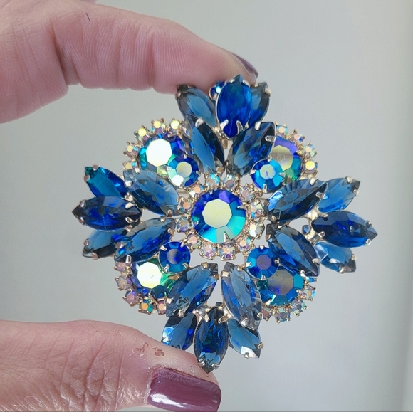 Vintage Juliana Blue Aurora AB Brooch - Picture 3 of 8